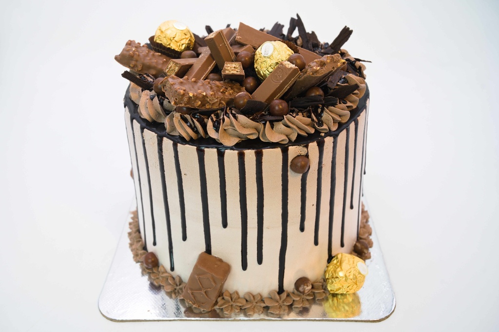 Gift of Chocolates Cake